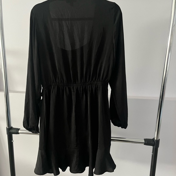 Express dress - Picture 3 of 3